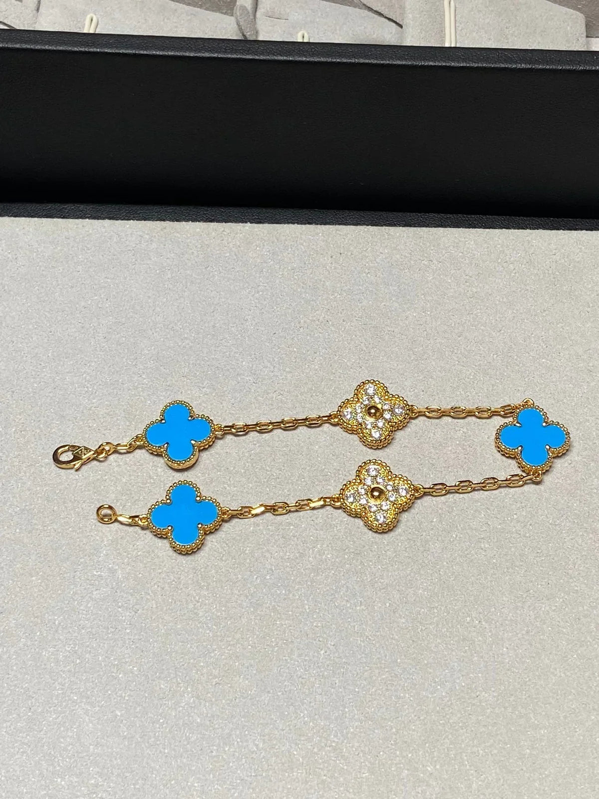 [lume Jewelry]New CLOVER 5 MOTIF BLUE AGATE BRACELET COLLECTION