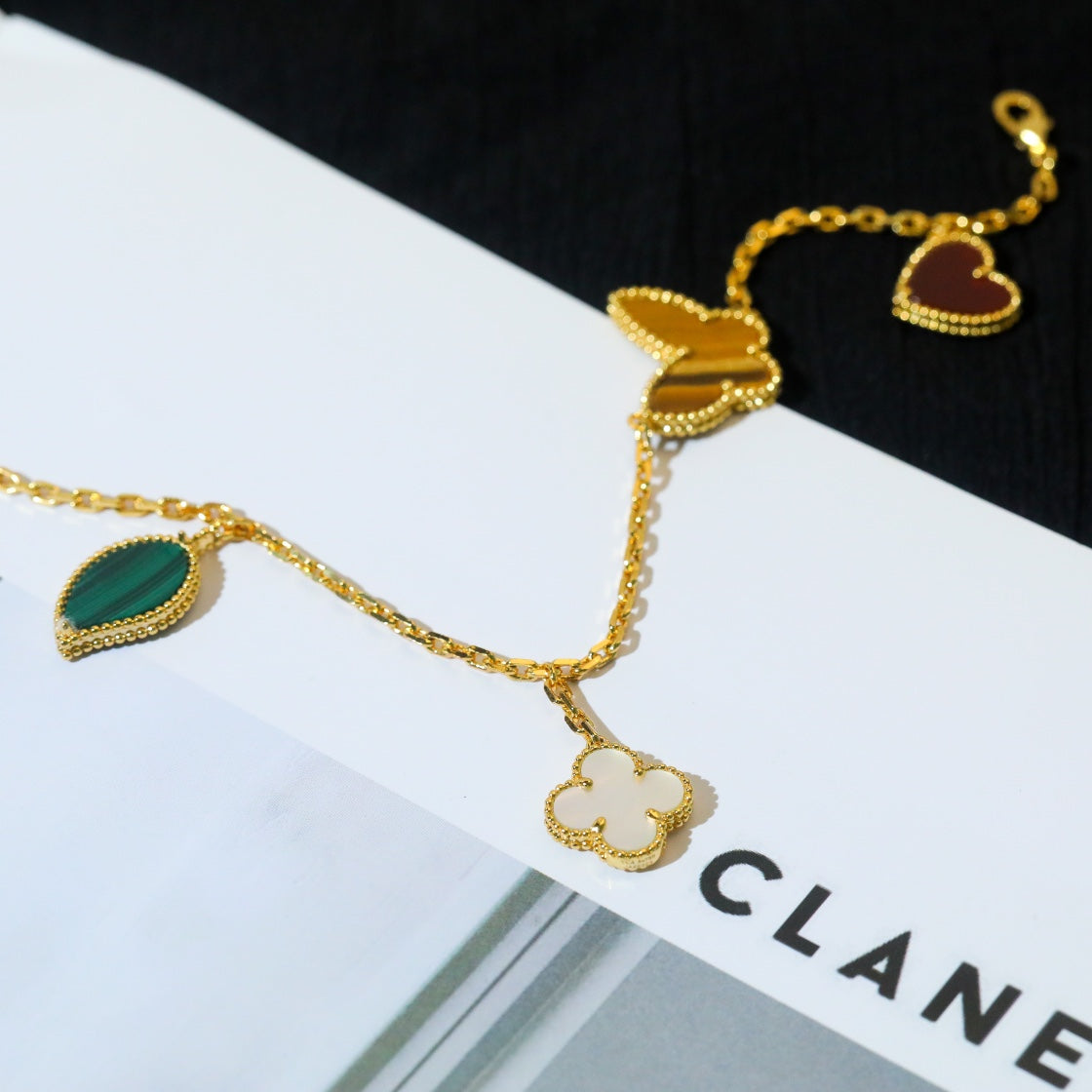 ¡®lume Jewelry¡¯LUCKY SPRING 5 MOTIF GOLD BRACELET