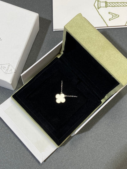 ¡®lume Jewelry¡¯CLOVER MEDIUM SILVER WHITE MOP NECKLACE