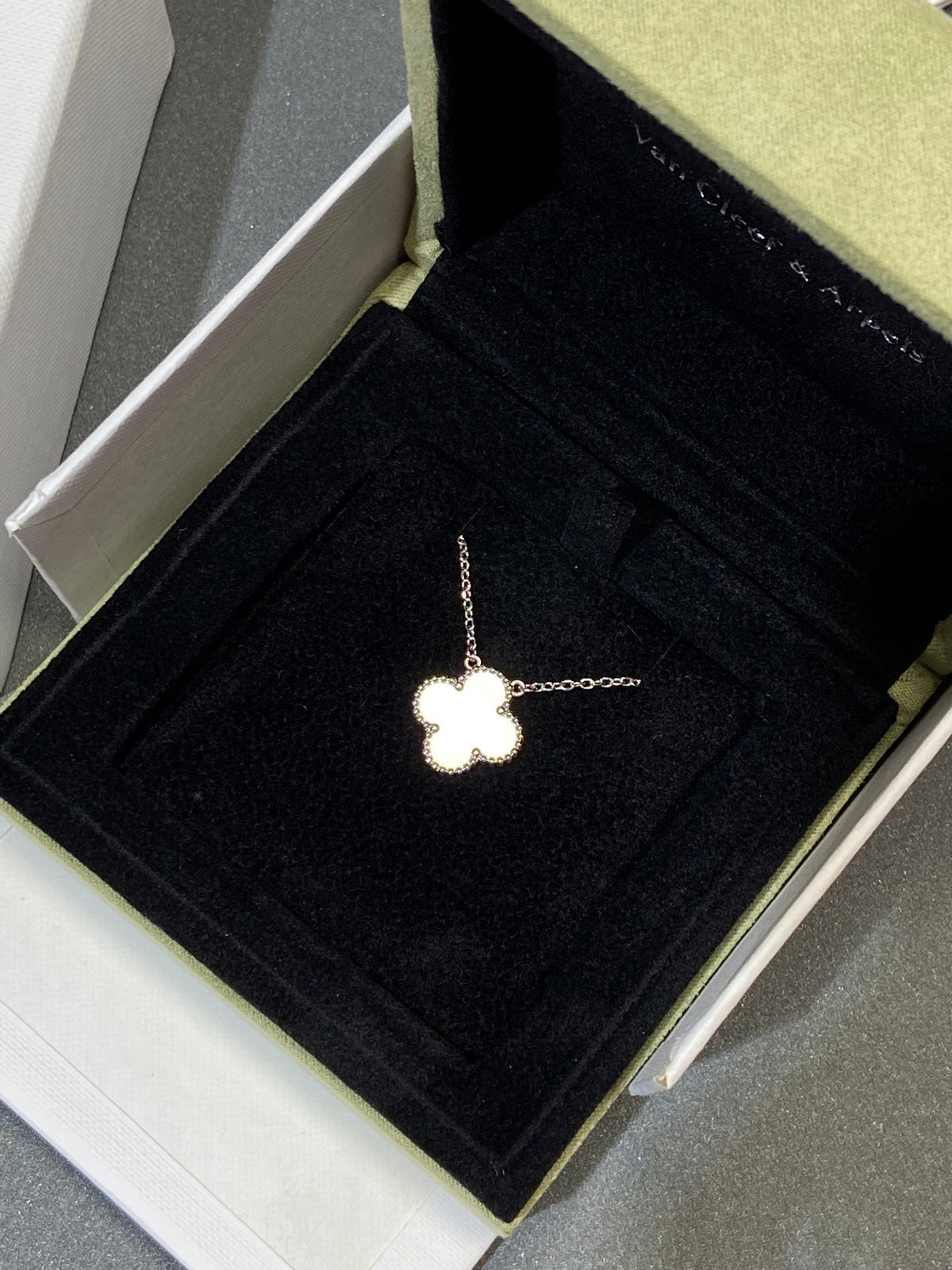 ¡®lume Jewelry¡¯CLOVER MEDIUM SILVER WHITE MOP NECKLACE