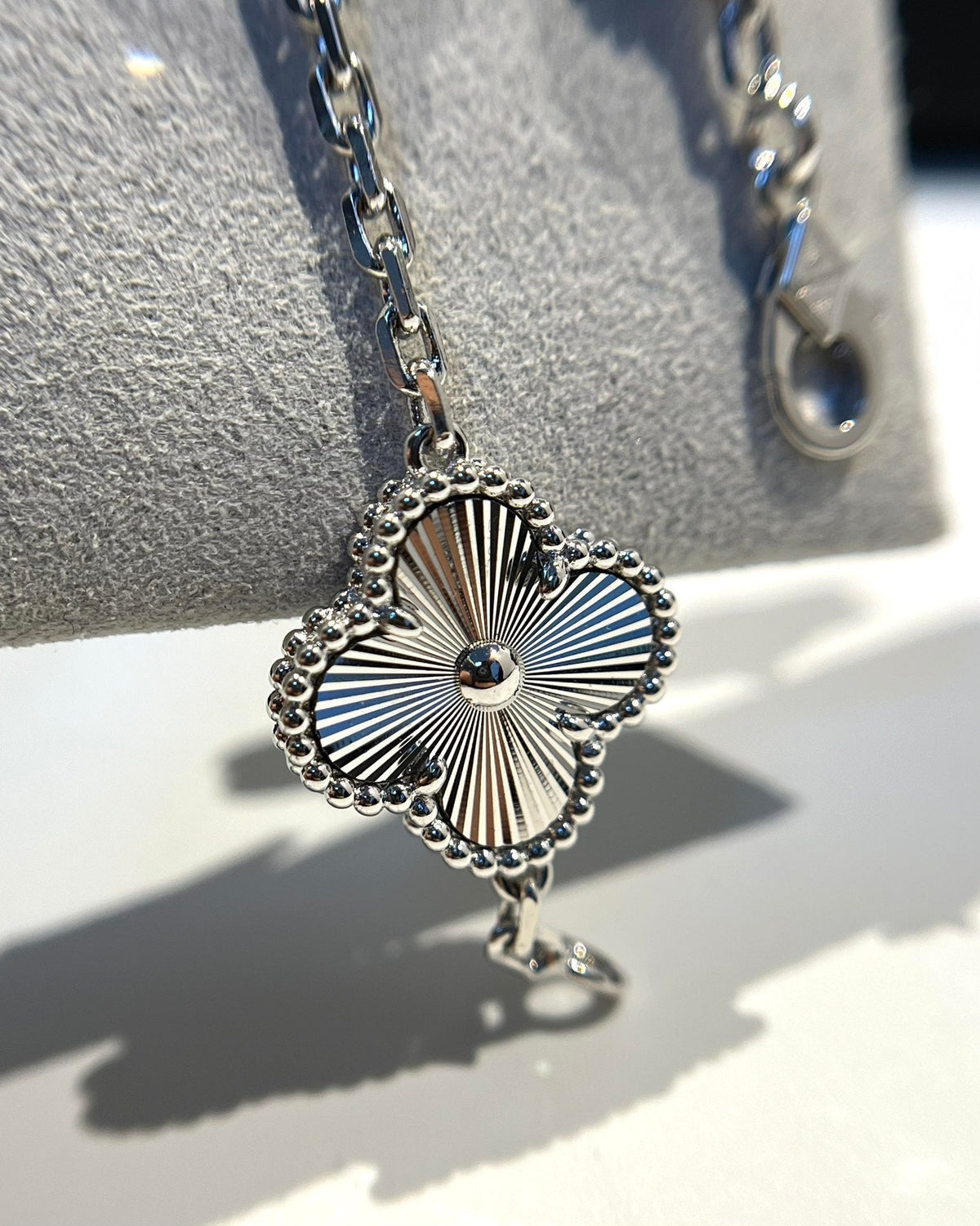 [lume Jewelry]New  CLOVER 5 MOTIF LASER BRACELET COLLECTION