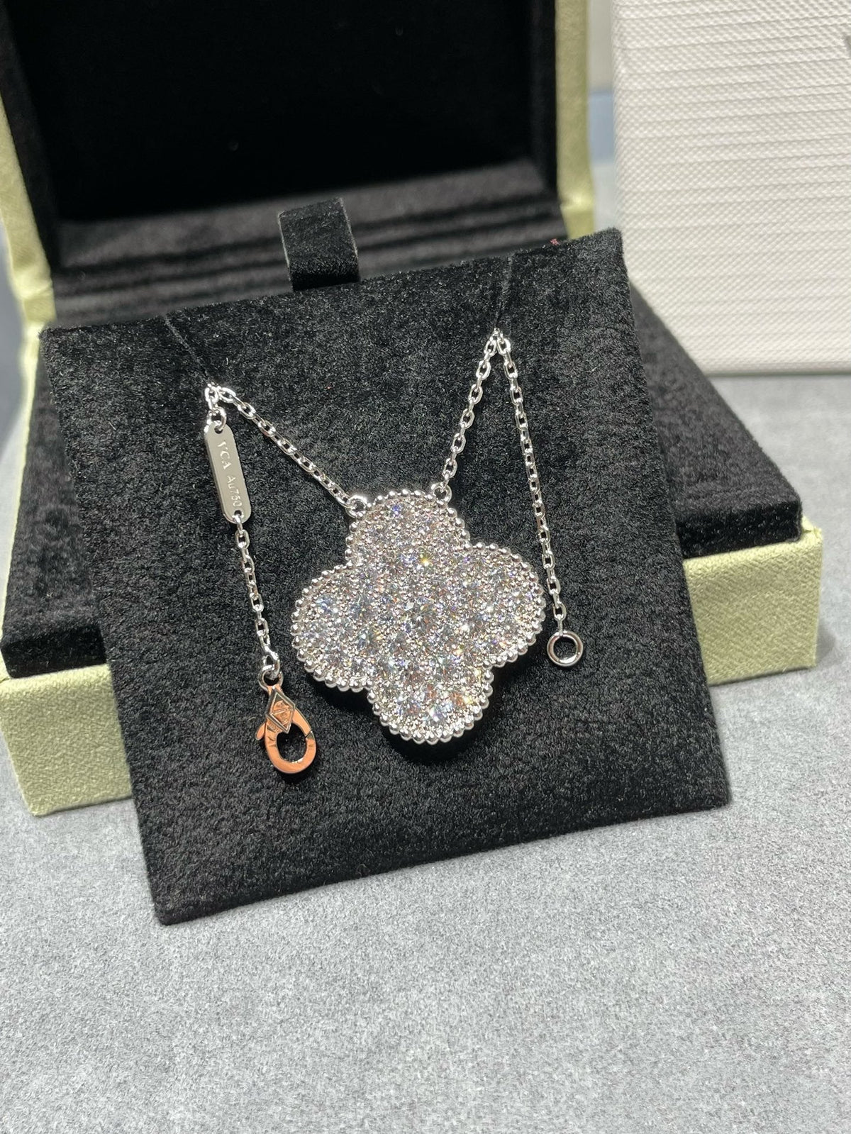¡®lume Jewelry¡¯CLOVER 25MM LARGE PENDANT DIAMOND PAVED SILVER NECKLACE
