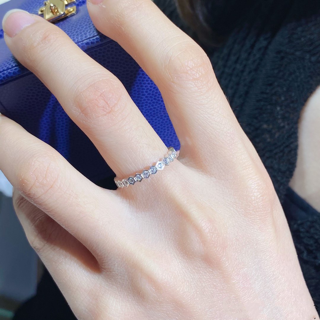 ¡®lume Jewelry¡¯BEE LOVE DIAMOND PAVED SMALL RING