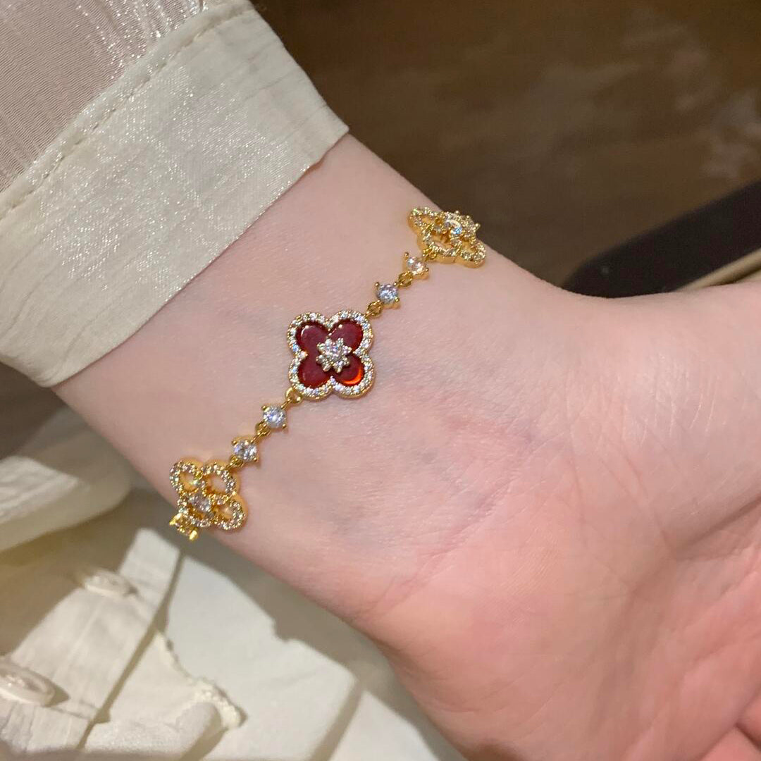 ¡®lume Jewelry¡¯CLOVER 5 MOTIF PINK BLUE RED WHITE BRACELET