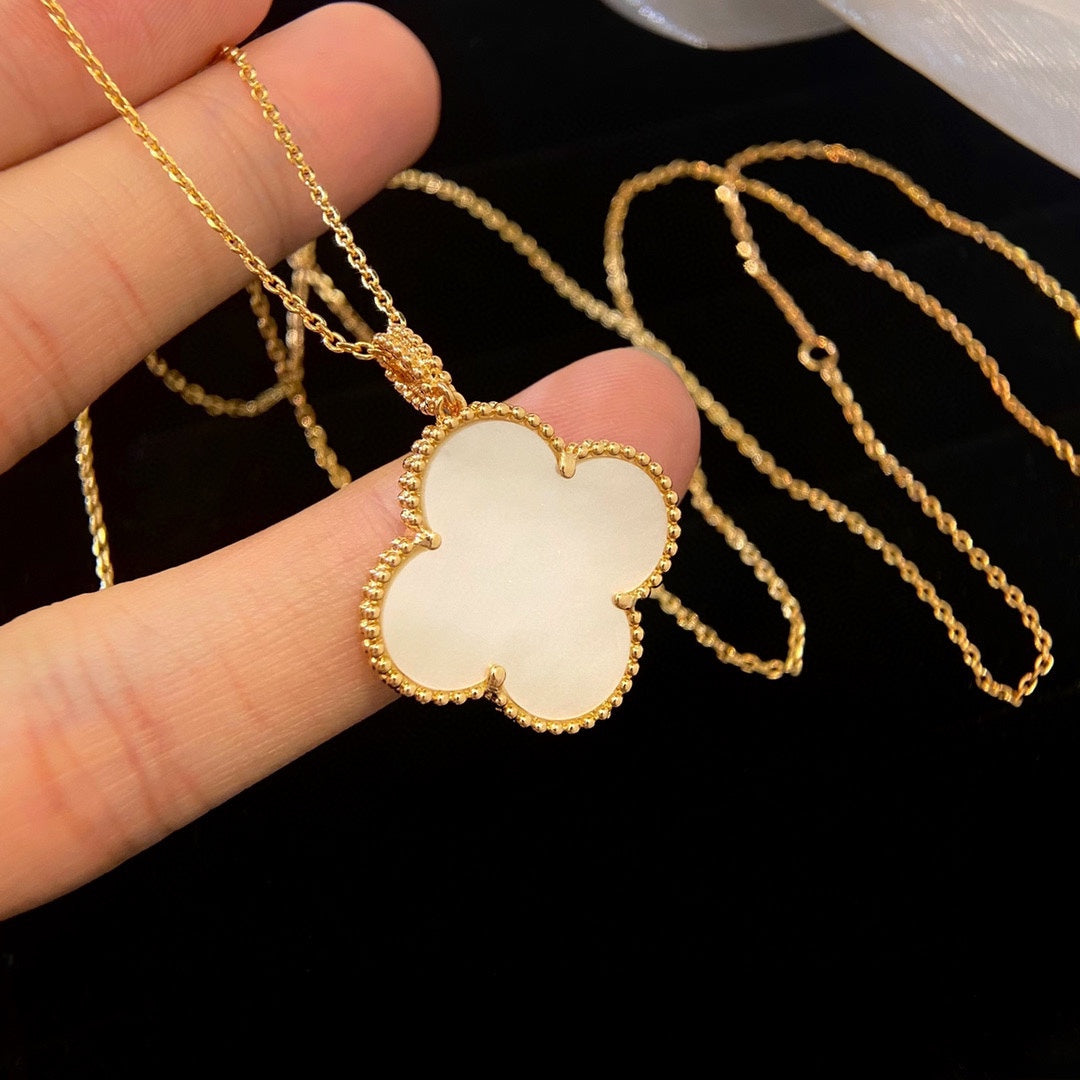 ¡®lume Jewelry¡¯CLOVER 25MM MOP LARGE PENDANT NECKLACE
