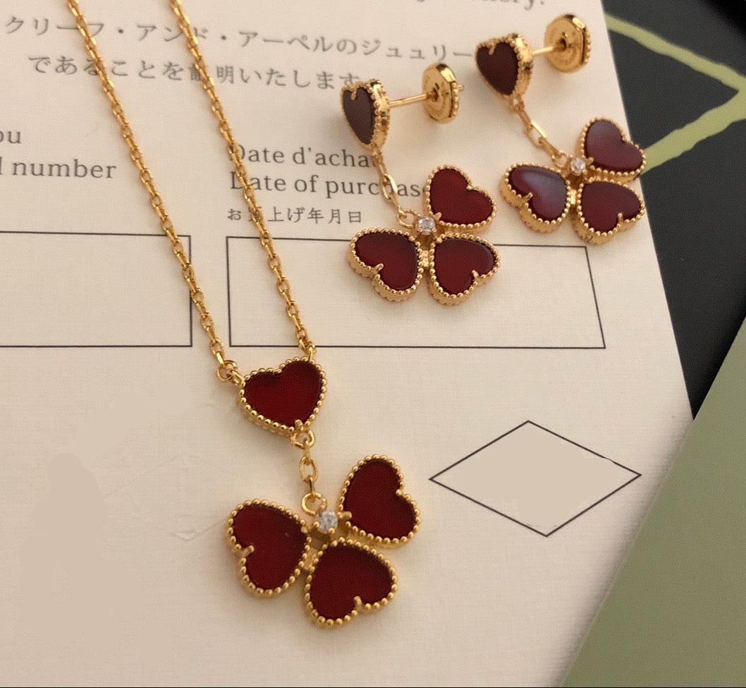 [lume Jewelry] Gold-tone Red Heart Pendant