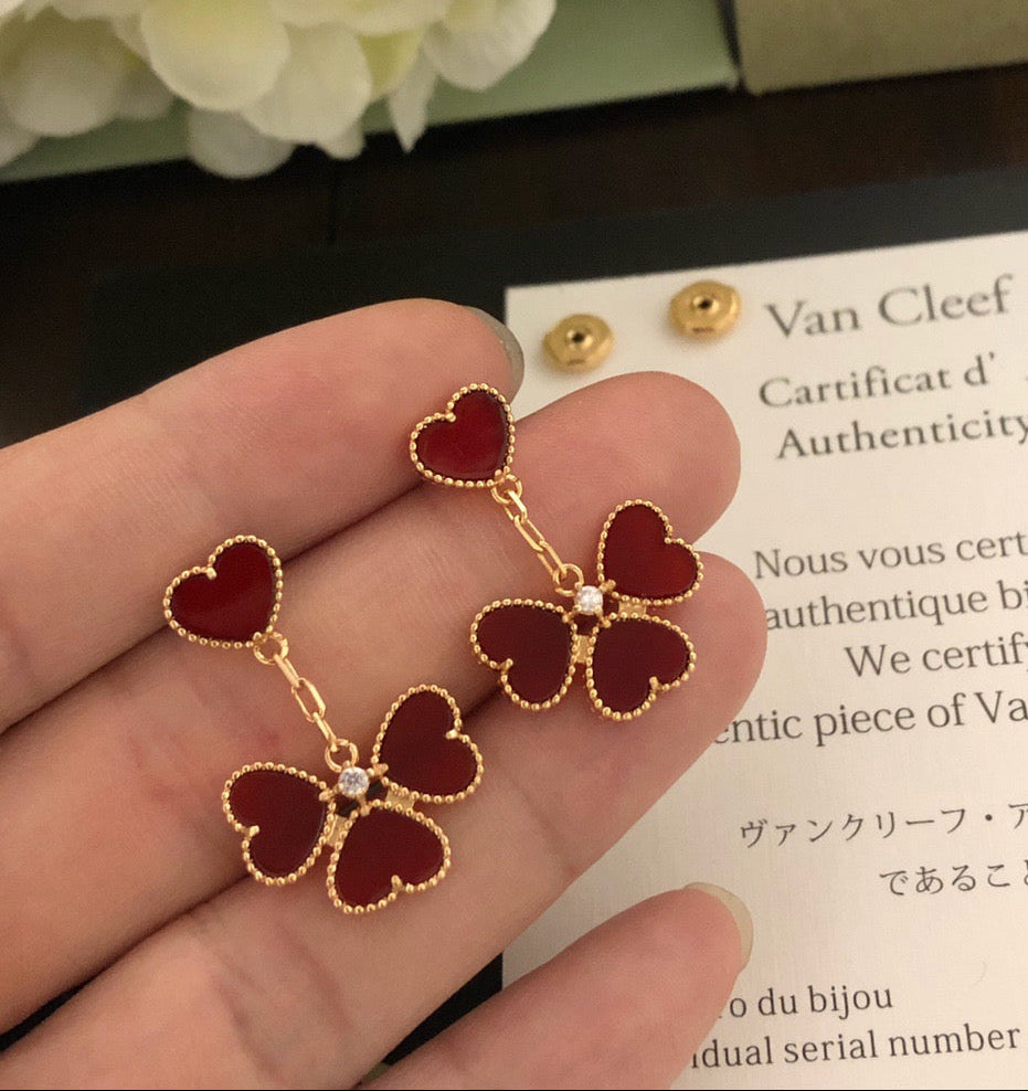 [lume Jewelry] Gold-tone Red Heart Pendant