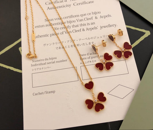 [lume Jewelry] Gold-tone Red Heart Pendant