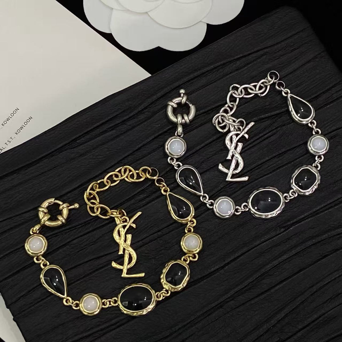 ¡®lume JewelryCabochon Stone Bracelet