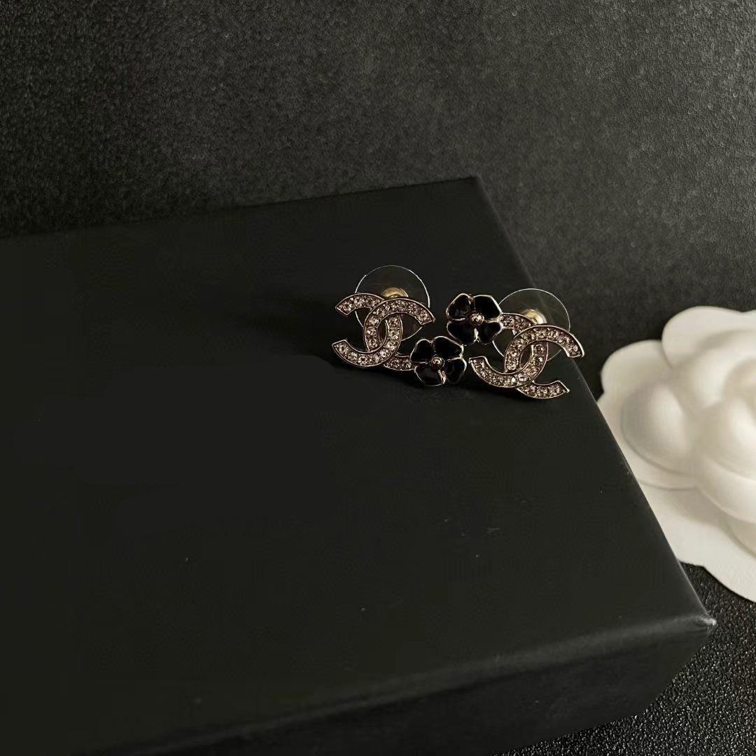 [lume Jewelry]Mini Camellia Stud Earrings