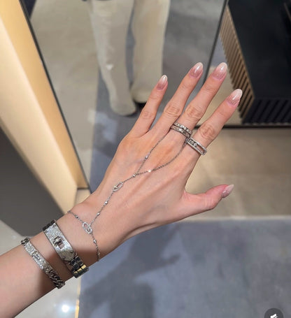 [lume Jewelry] Flexible Arm Chain Bracelet with Sliding Diamonds