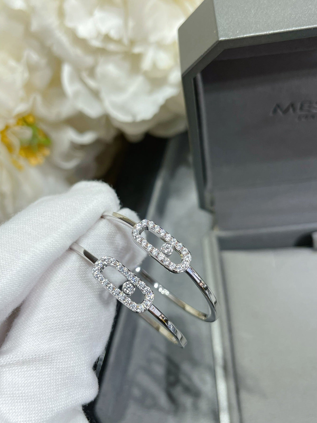 [lume Jewelry]Move Sliding‑Diamond Hoop Earrings