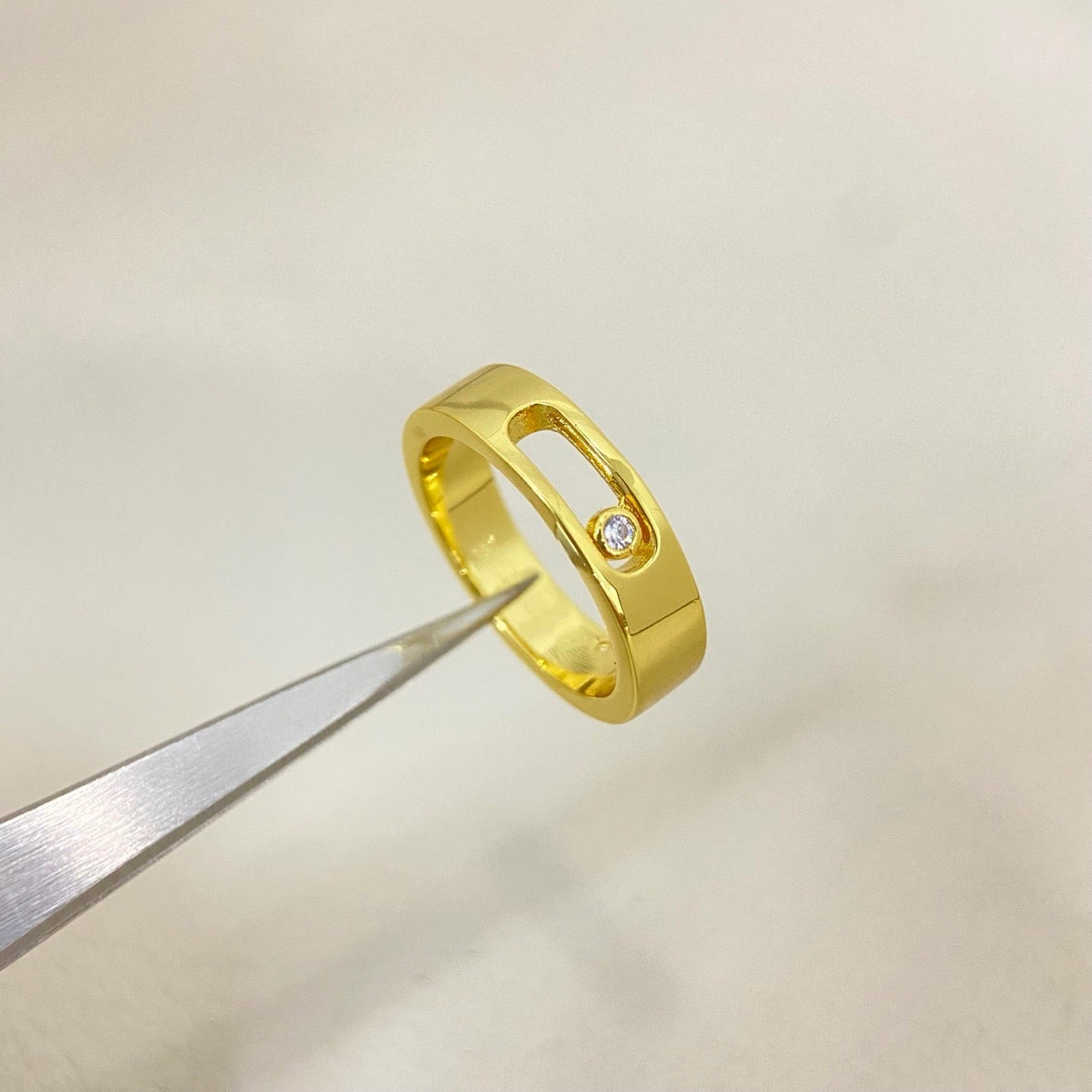 [lume Jewelry]Move Wide Band Single Moving Diamond Ring
