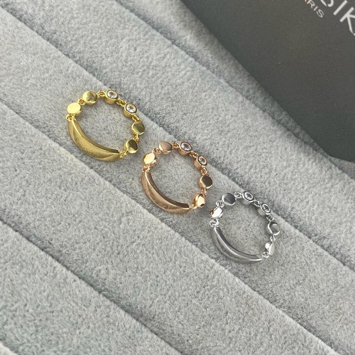 [lume Jewelry]Move Link Chain Ring with Two Moving Diamonds