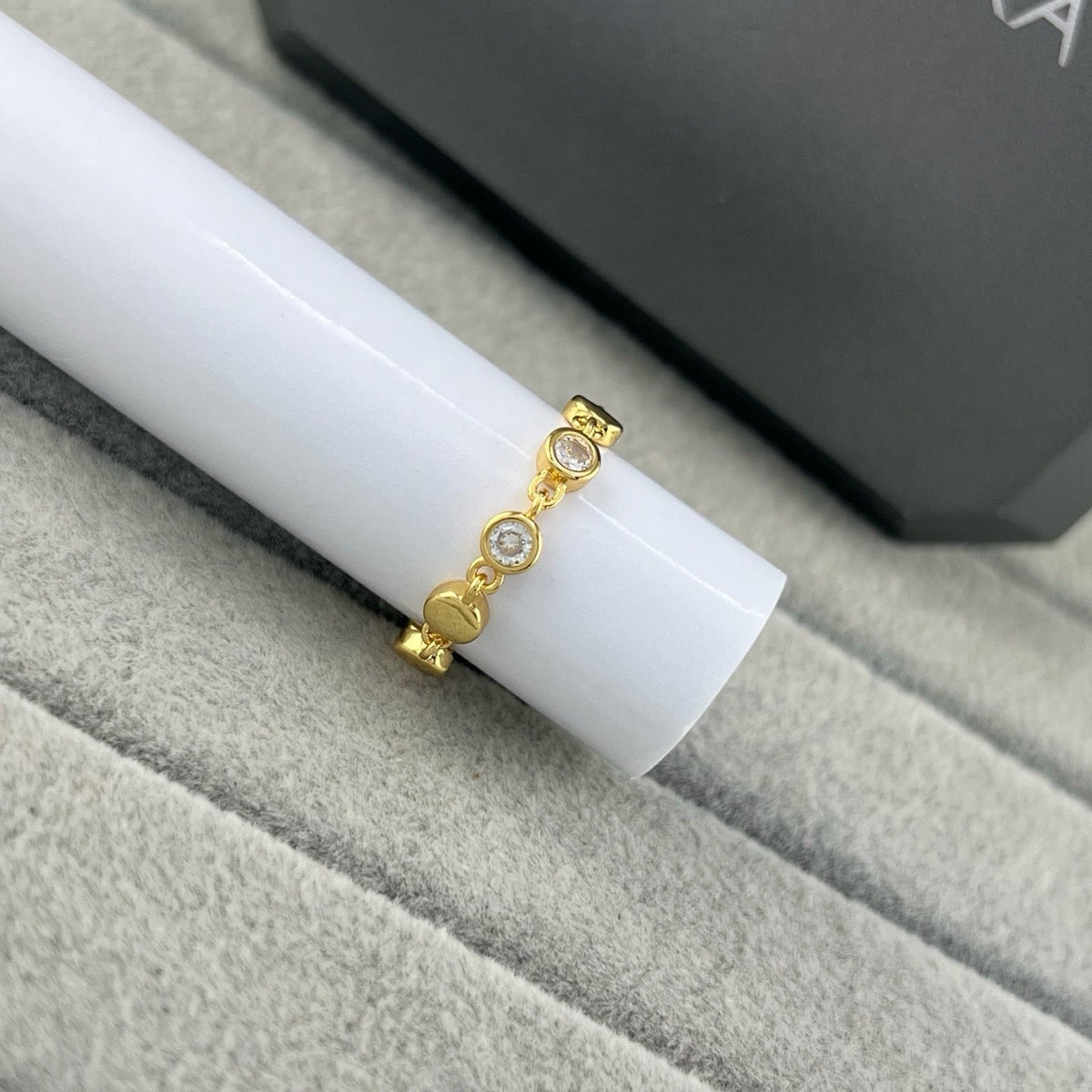 [lume Jewelry]Move Link Chain Ring with Two Moving Diamonds