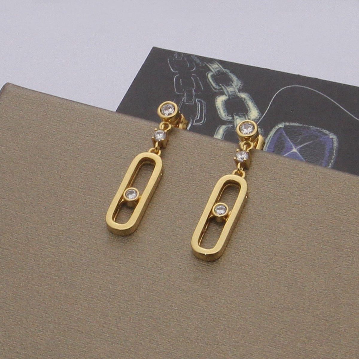 [lume Jewelry] Move Uno Drop Earrings, Movable Stone