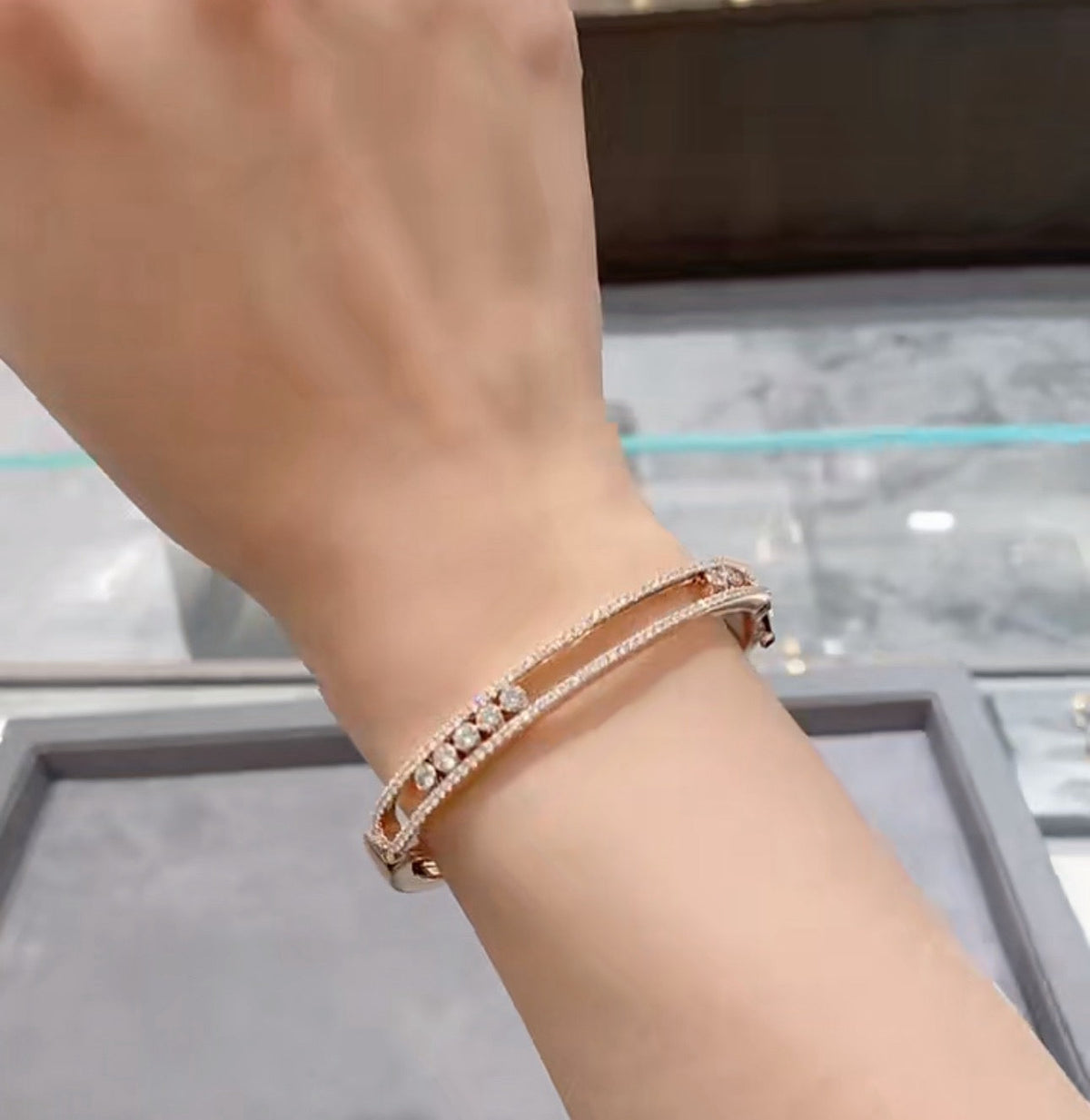 [lume Jewelry]Move Classique 7‑Moving‑Diamond Bangle, Double‑Row Pavé Setting