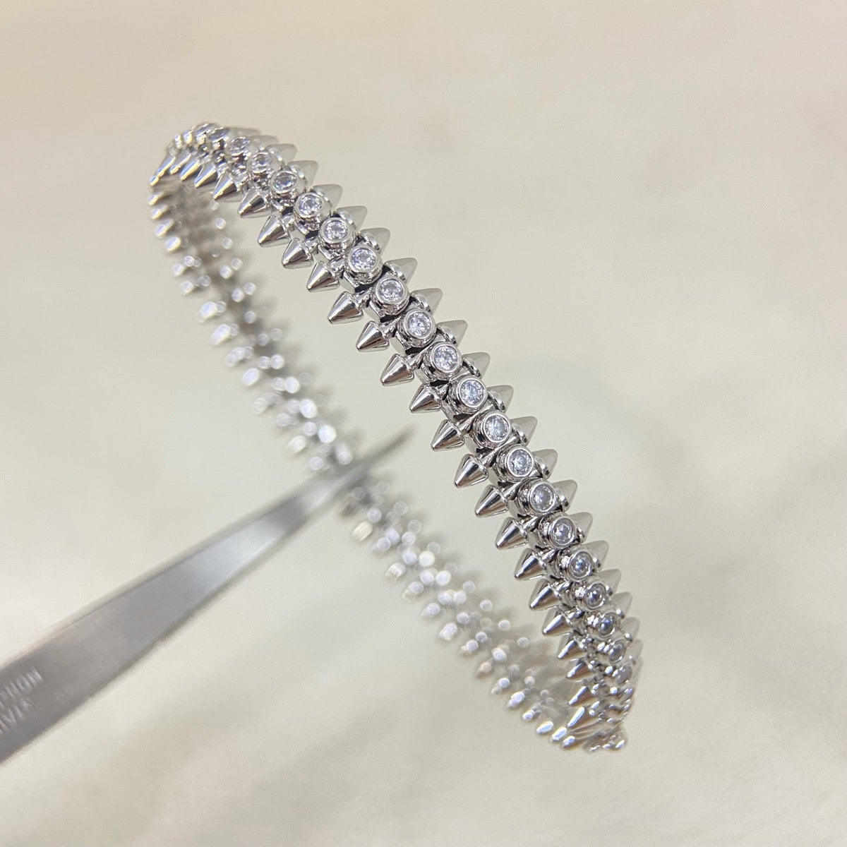 ¡®lume Jewelry¡¯CLASH Studded Diamond Bracelet