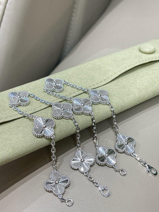[lume Jewelry]Vintage Alhambra 5‑Flower Guilloché Silver‑Tone Bracelet