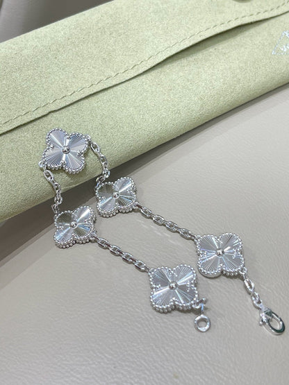 [lume Jewelry]Vintage Alhambra 5‑Flower Guilloché Silver‑Tone Bracelet