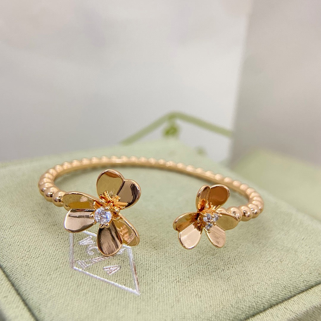 ¡®lume Jewelry¡¯Frivole Two‑Flower Open Bangle,