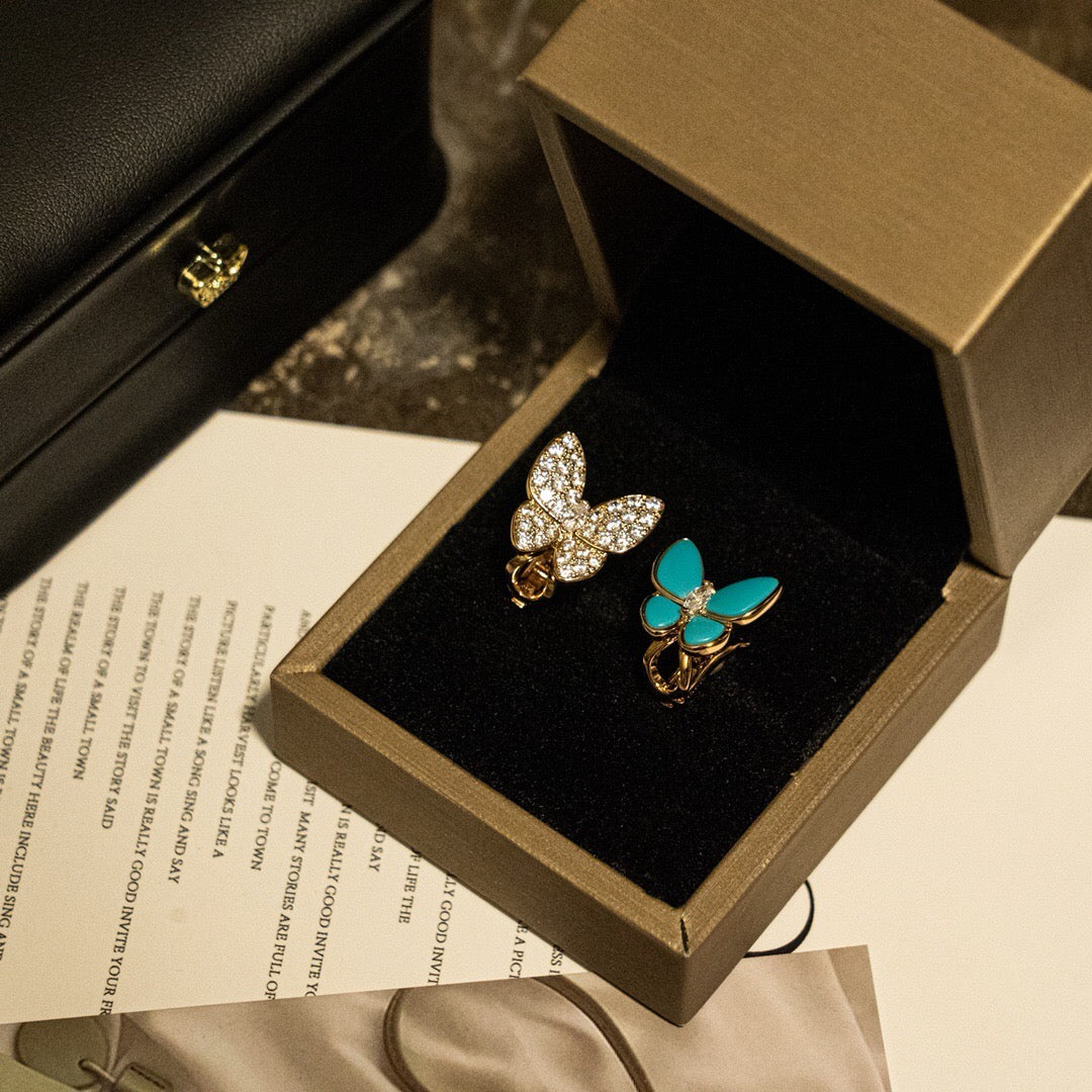 ¡®lume Jewelry¡¯Asymmetrical Butterfly Earclips