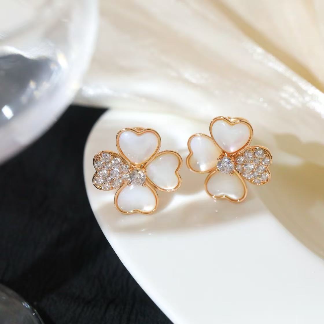 [lume Jewelry]FRIVOLE PINK GOLD FLOWER DIAMOND EARRINGS 2