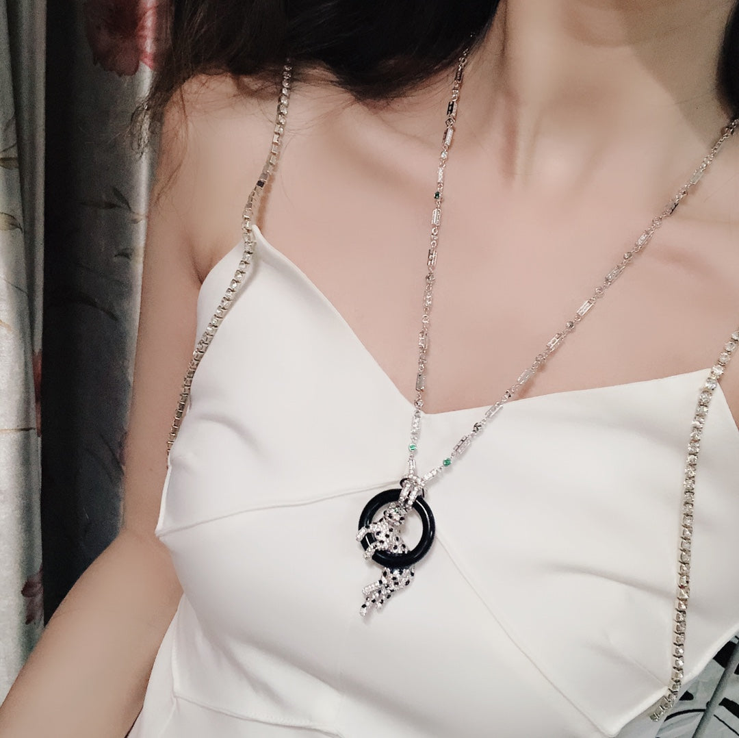¡®lume Jewelry¡¯Pave Panther Circle Pendant Necklace
