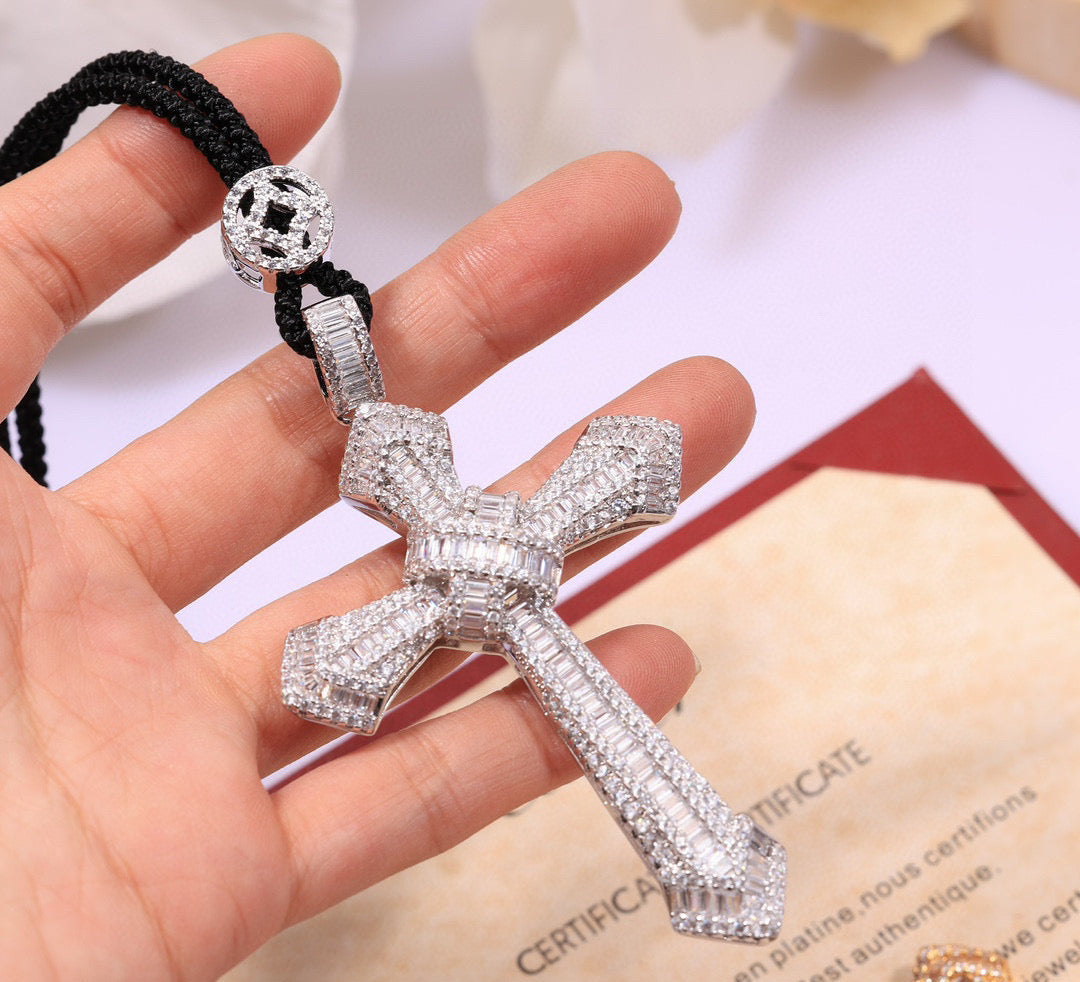 ¡®lume Jewelry¡¯Pave Cross Pendant Necklace