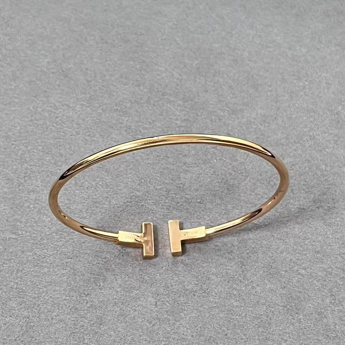 [lume Jewelry] T House Double T Open Bangle