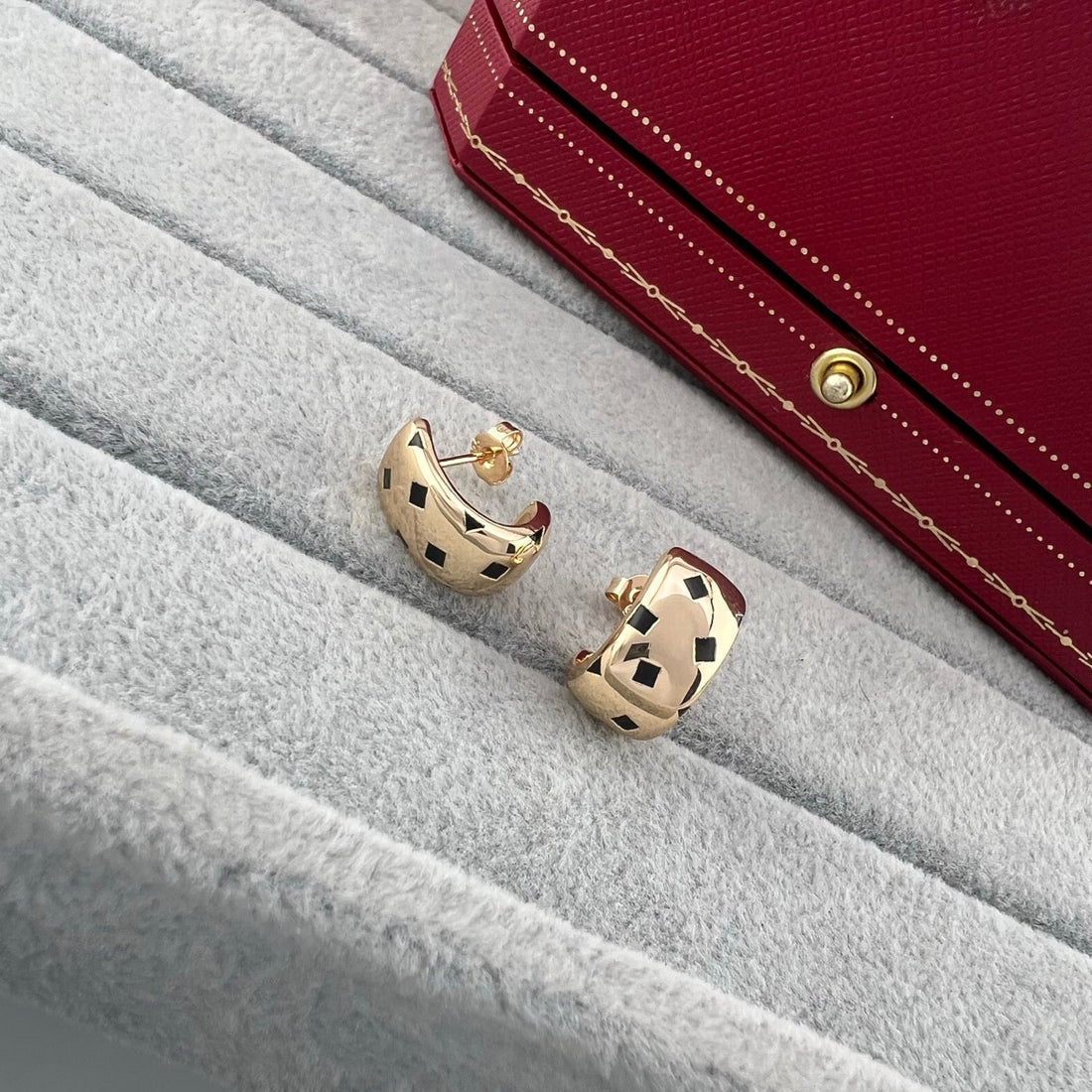 ¡®lume Jewelry¡¯ Dice Stud Earrings