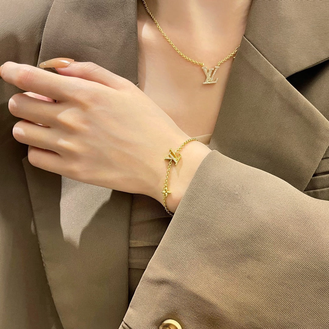 ¡®lume Jewelry¡¯LOGO STAR MOTIF GOLD BRACELET