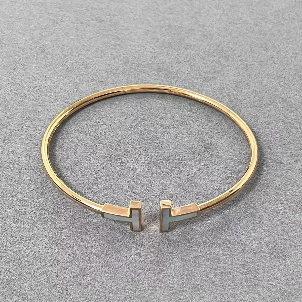 [lume Jewelry] T House Double T Open Bangle
