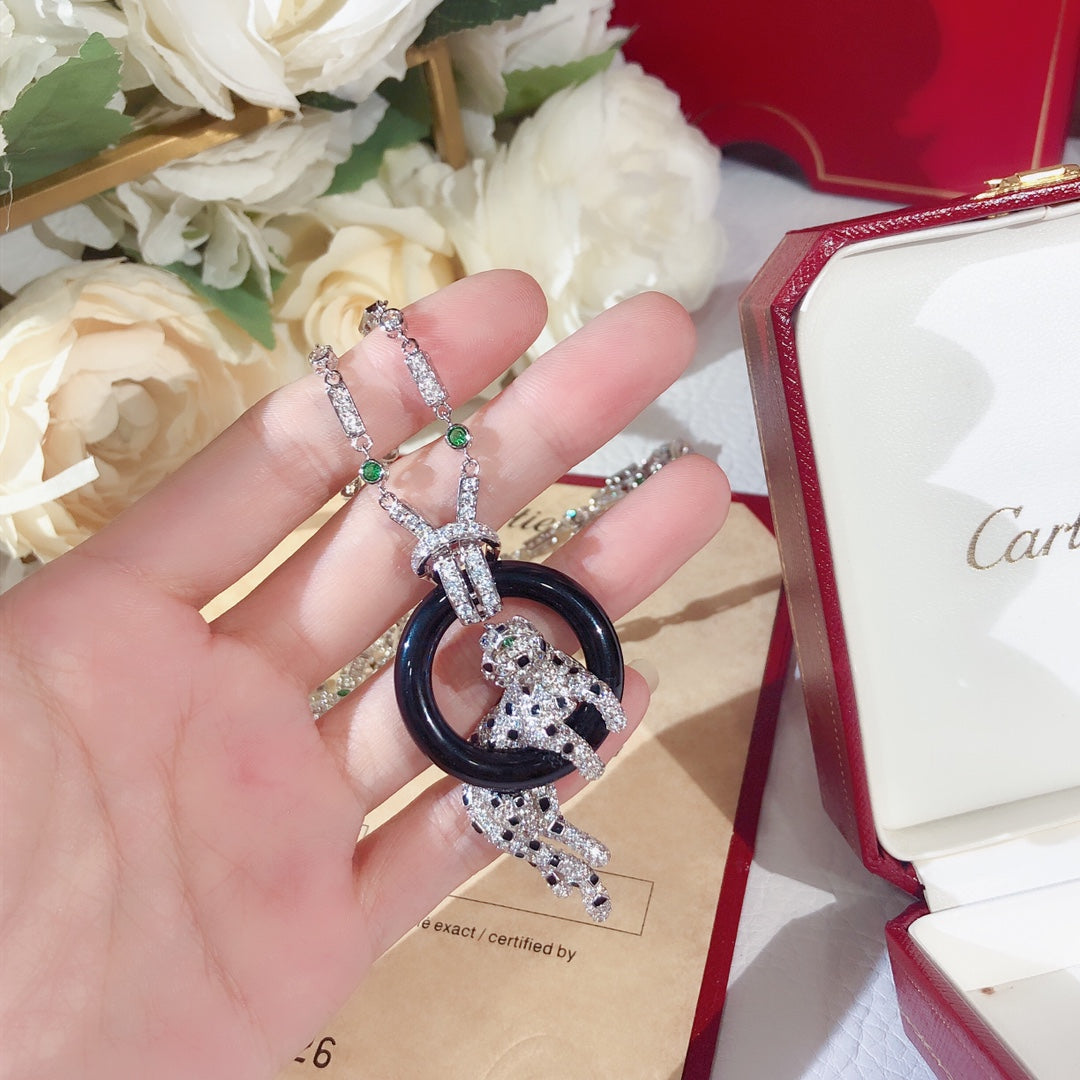 ¡®lume Jewelry¡¯Pave Panther Circle Pendant Necklace