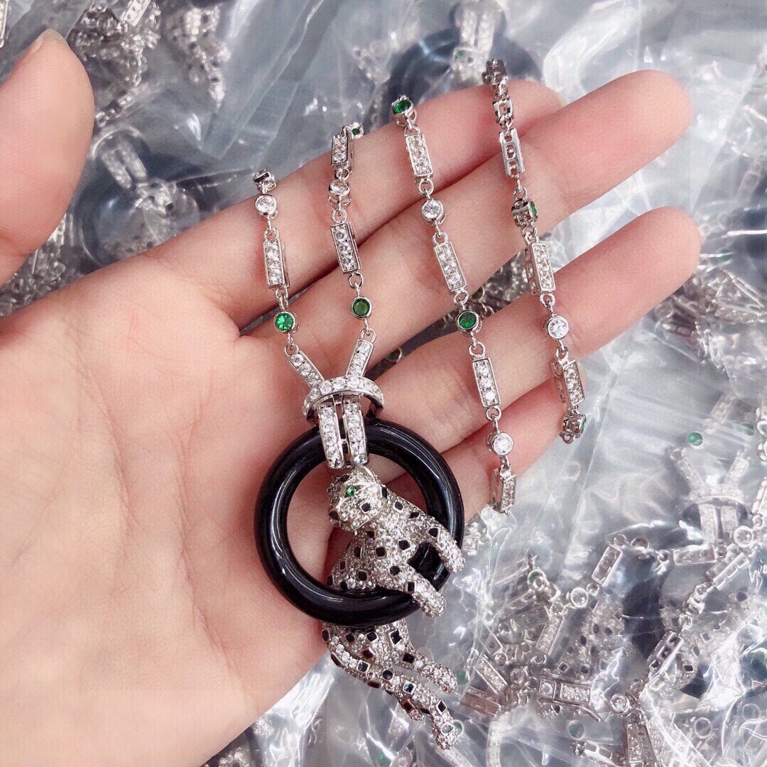 ¡®lume Jewelry¡¯Pave Panther Circle Pendant Necklace