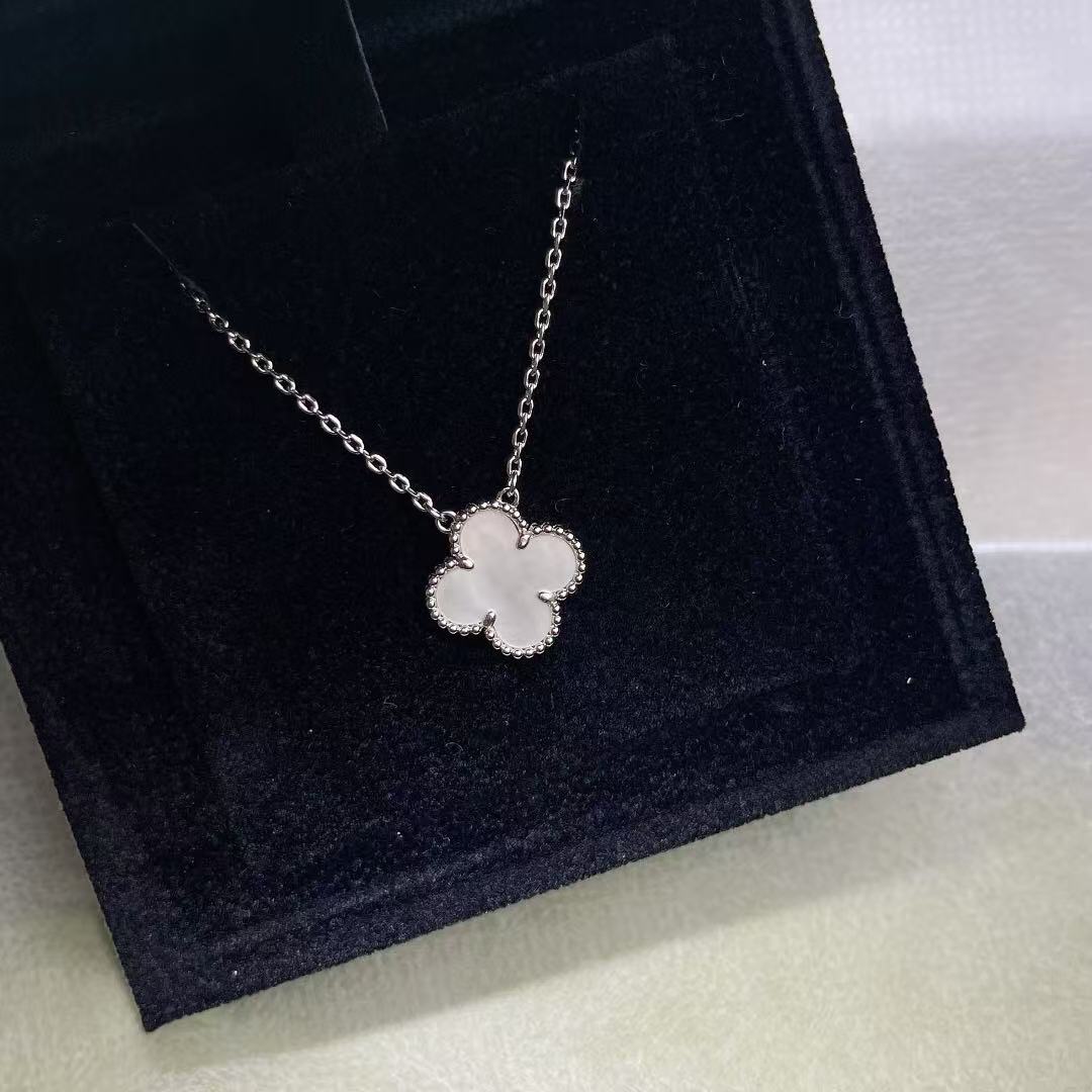 [lume Jewelry]CLOVER MINI 15MM WHITE MOTHER-OF-PEARL NECKLACE