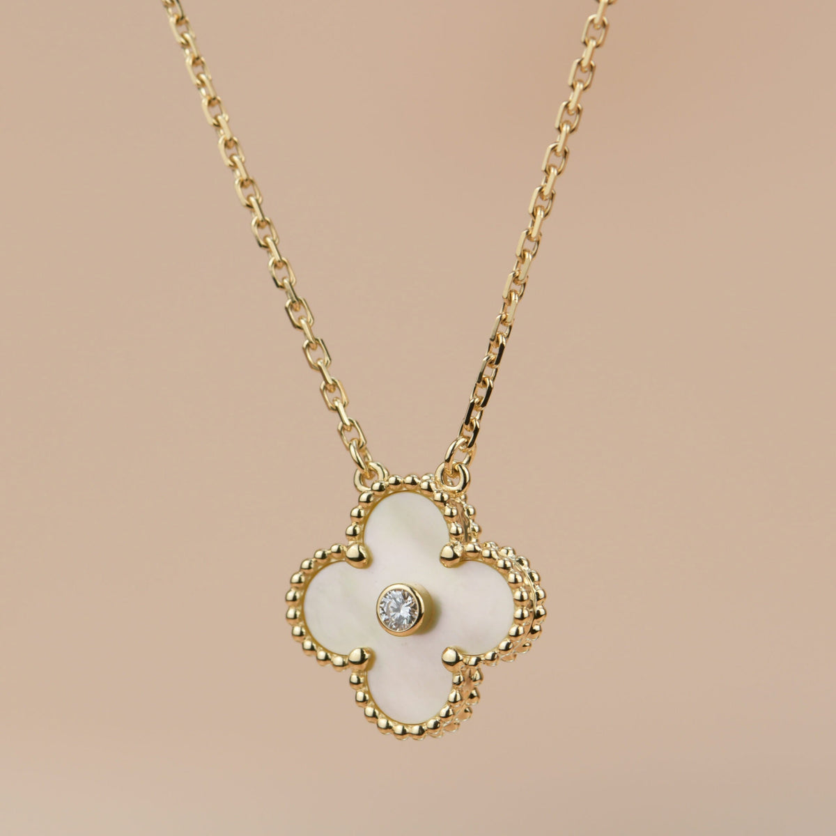 ¡®lume Jewelry¡¯CLOVER 15MM DIAMOND GOLD MOTHER OF PEARL NECKLACE