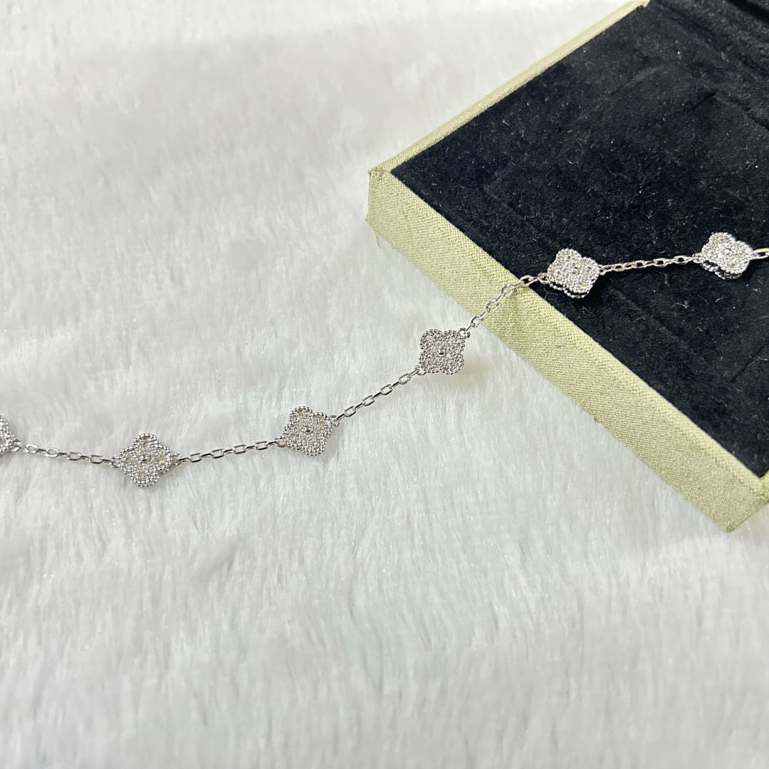 [lume Jewelry]New CLOVER 6 MOTIF DIAMOND BRACELET