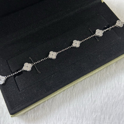 [lume Jewelry]New CLOVER 6 MOTIF DIAMOND BRACELET