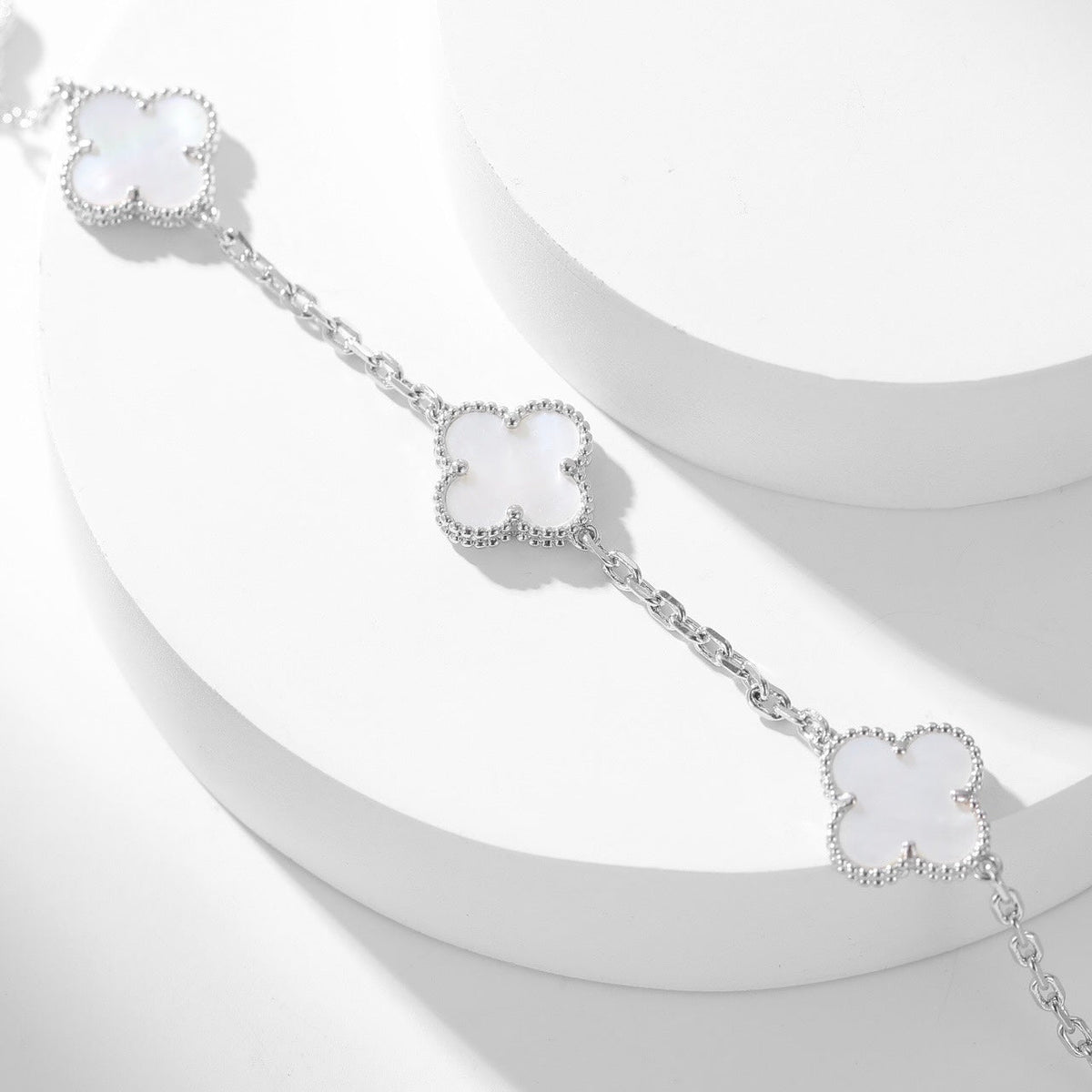 ¡®lume Jewelry¡¯CLOVER 10 MOTIFS WHITE MOTHER OF PEARL NECKLACE