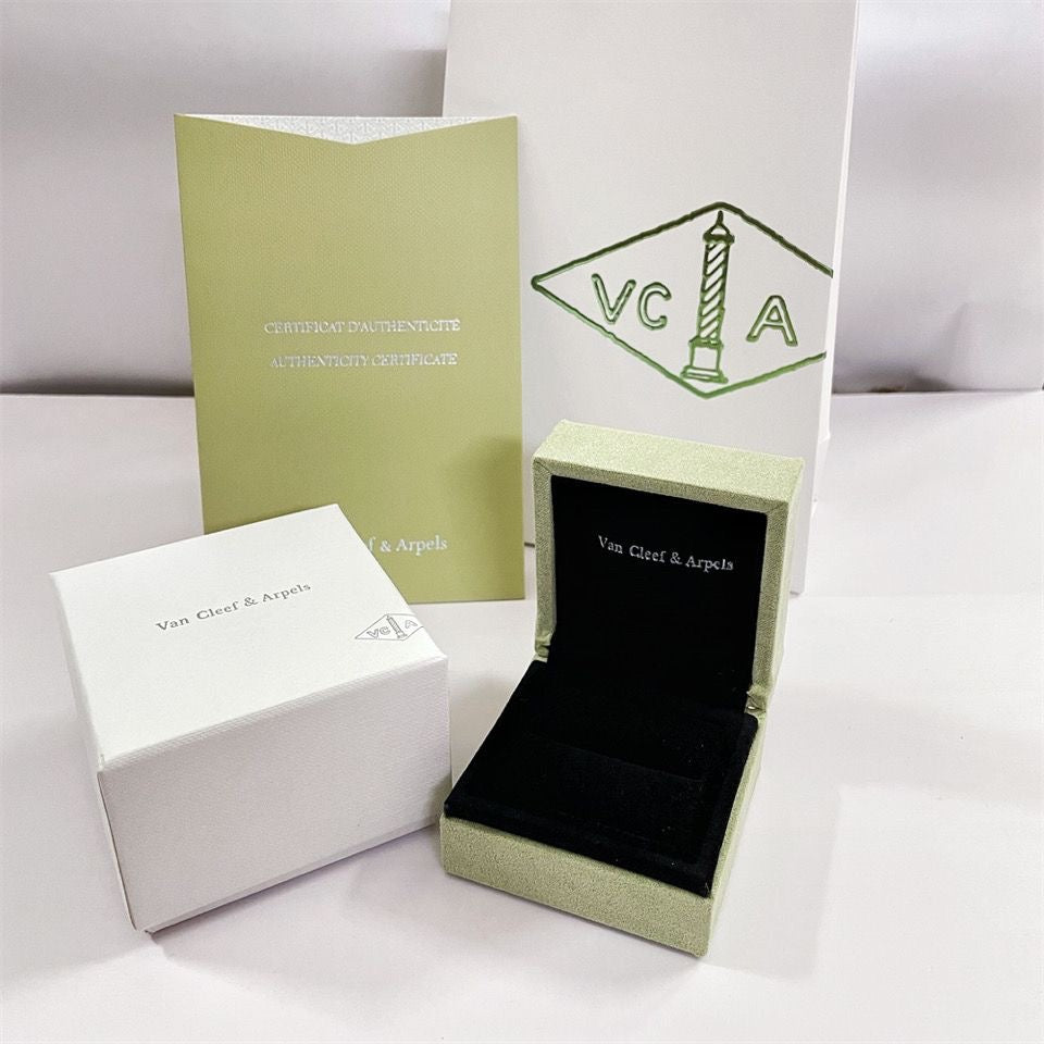 ¡®lume Jewelry¡¯VA CLOVER BRACELET NECKLACE RING BOX GIFT BAG