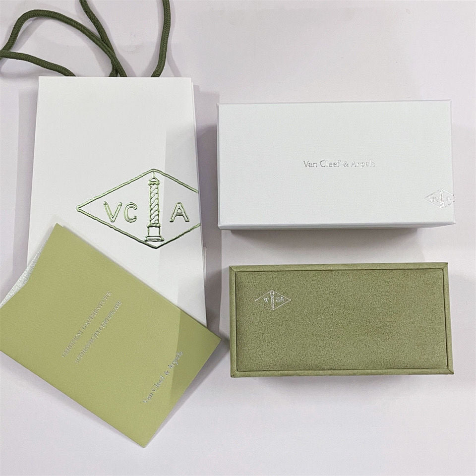 ¡®lume Jewelry¡¯VA CLOVER BRACELET NECKLACE RING BOX GIFT BAG