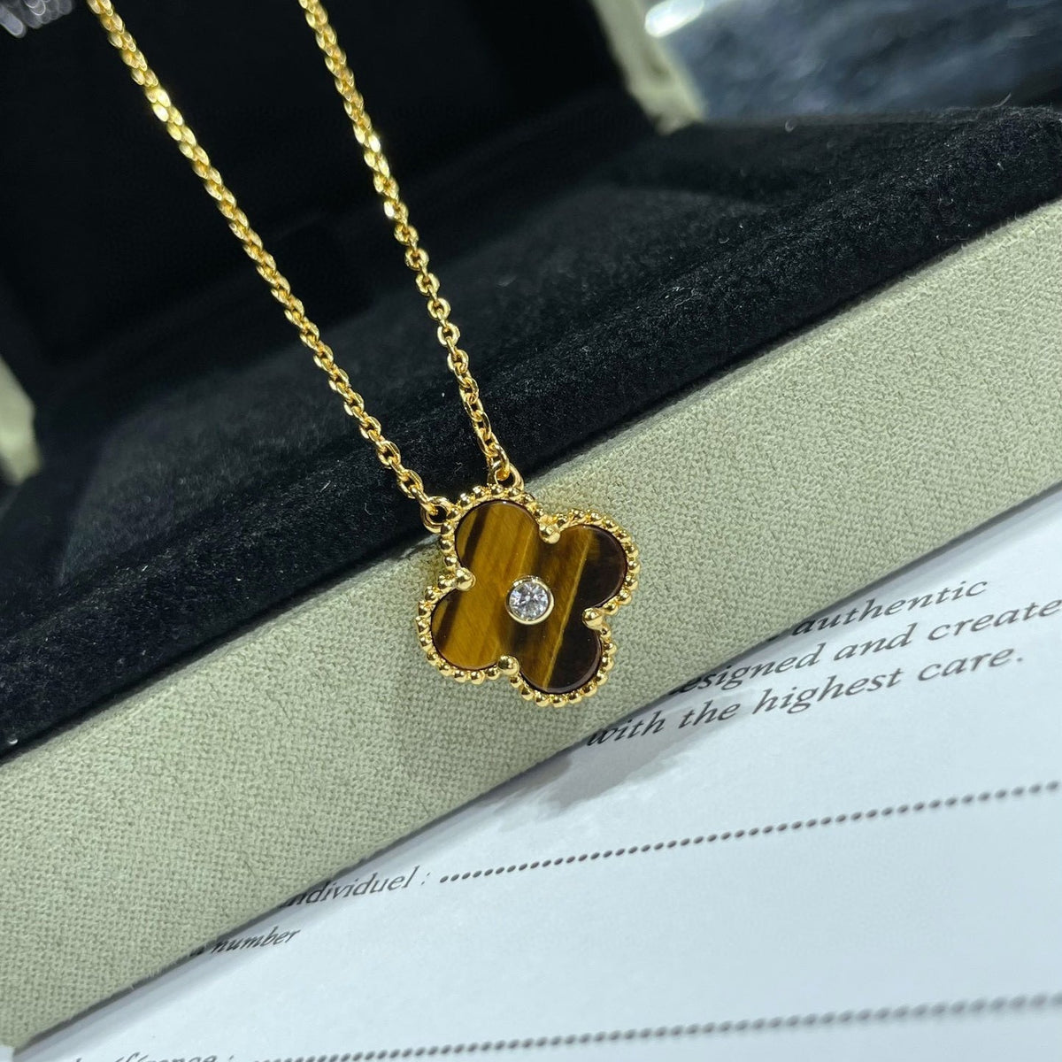 ¡®lume Jewelry¡¯CLOVER 15MM DIAMOND AND YELLOW TIGER'S EYE AGATE necklace
