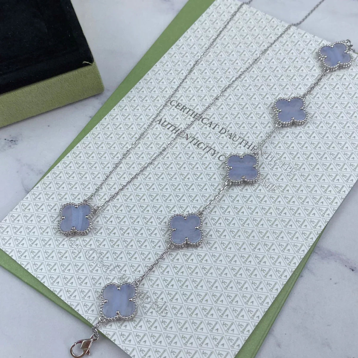 [lume Jewelry]New  CLOVER 5 MOTIF PURPLE CHALCEDONY BRACELET COLLECTION