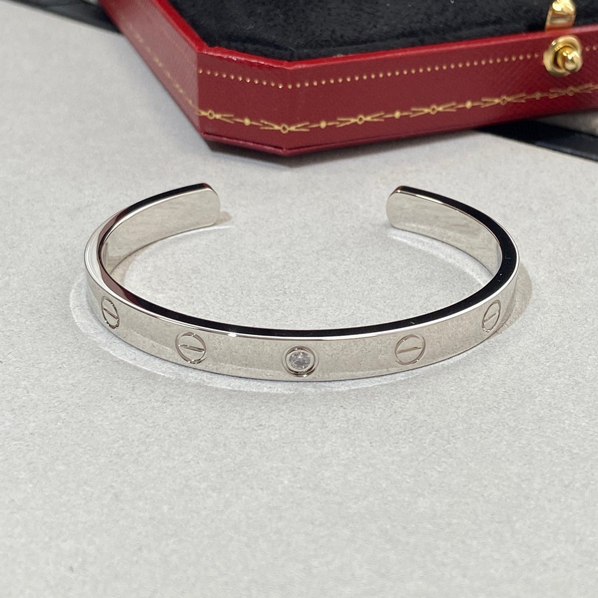 ¡®lume Jewelry¡¯LOVE BRACELET 6.1MM 1 DIAMOND OPEN CUFF