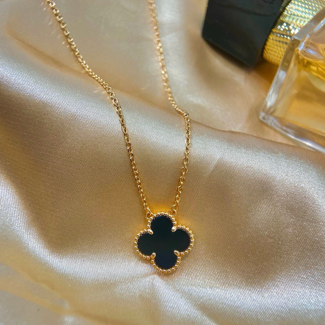 ¡®lume Jewelry¡¯CLOVER 15MM BLACK ONYX SINGLE FLOWER NECKLACE