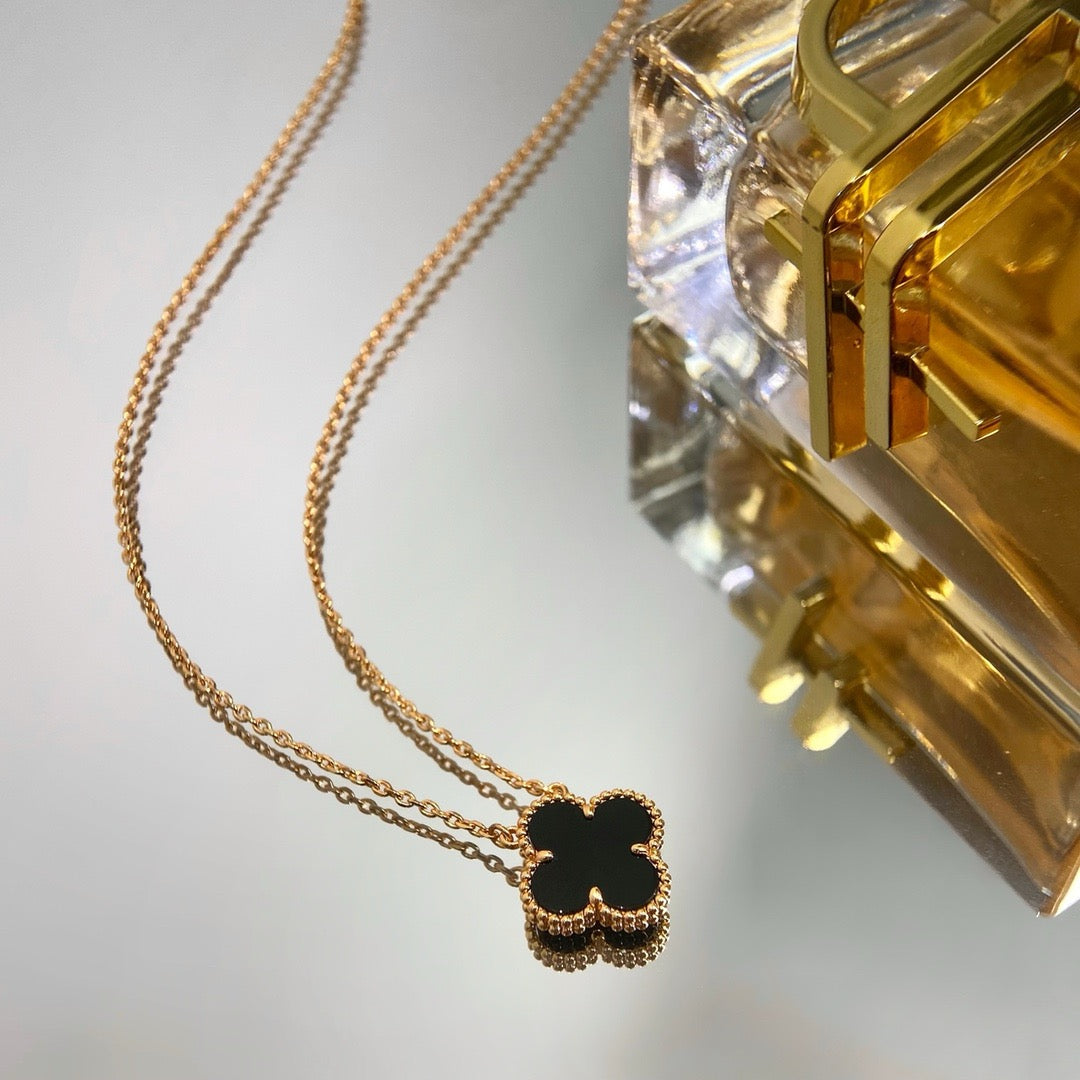 ¡®lume Jewelry¡¯CLOVER 15MM BLACK ONYX SINGLE FLOWER NECKLACE
