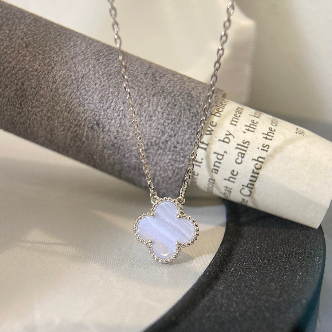 ¡®lume Jewelry¡¯CLOVER 15MM BLUE CHALCEDONY NECKLACE SILVER
