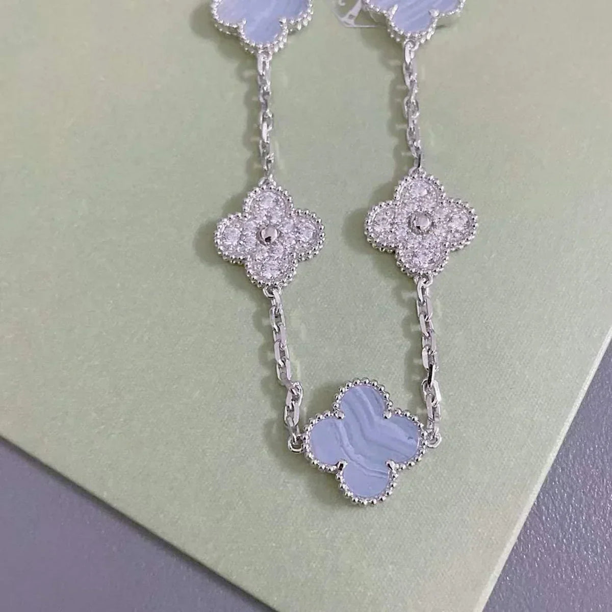 [lume Jewelry]New  CLOVER 5 MOTIF PURPLE CHALCEDONY BRACELET COLLECTION