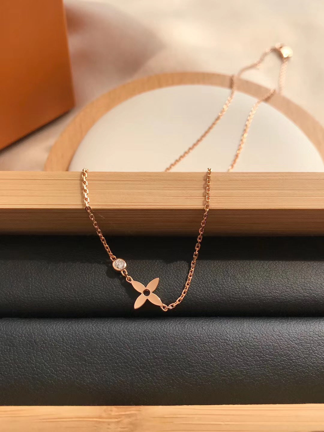 ¡®lume Jewelry¡¯BLOSSOM PENDANT PINK GOLD AND DIAMOND